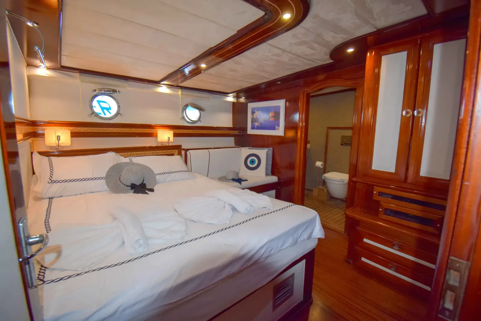 Perla del Mar II sailing in Marmaris