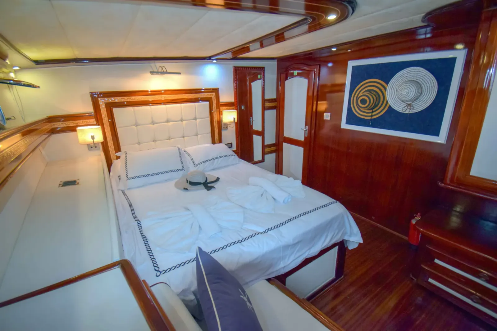 Perla del Mar II sailing in Marmaris