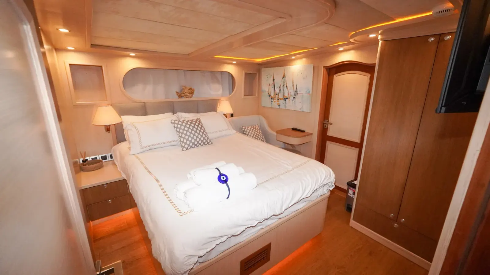 Perla del Mar II sailing in Marmaris