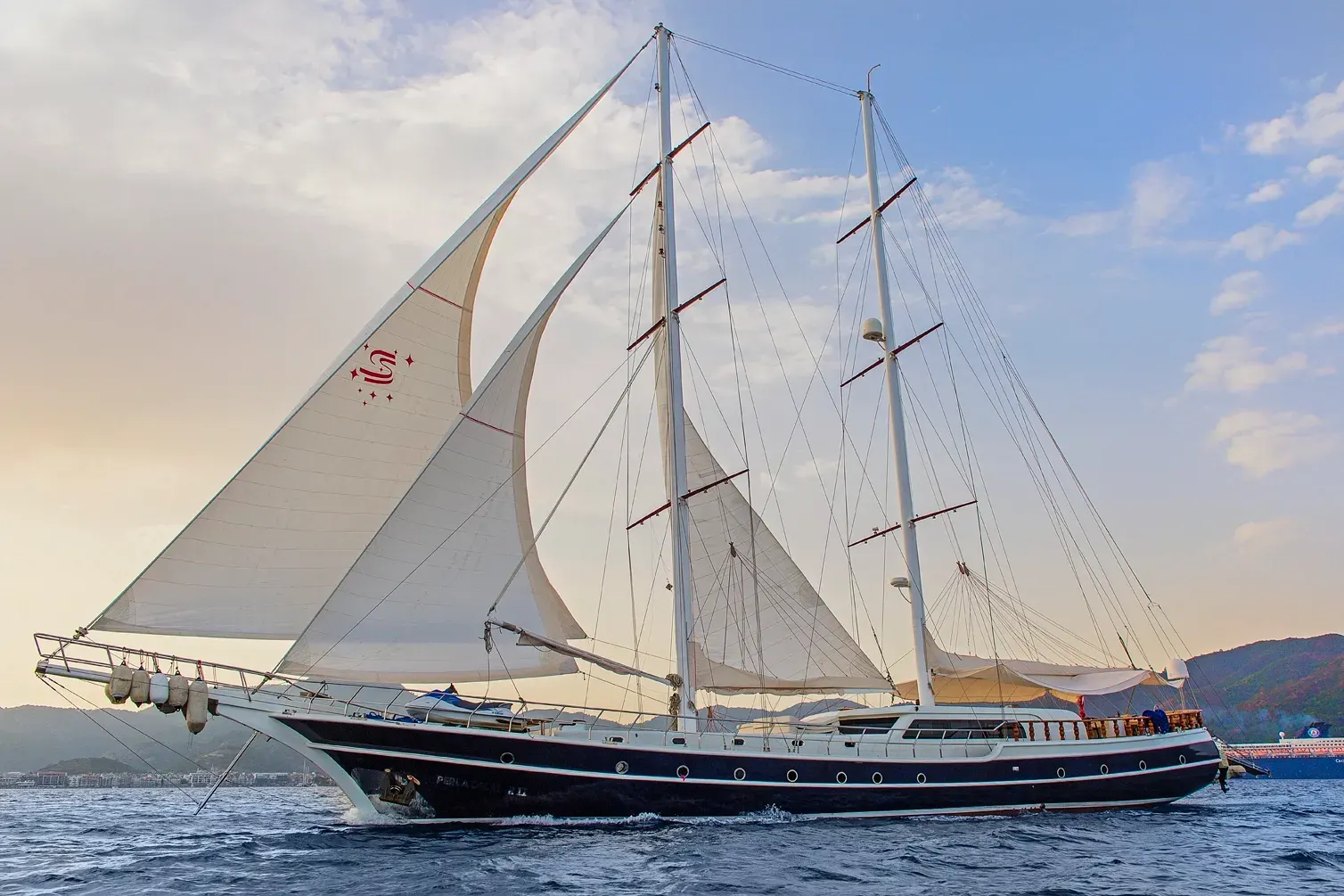 Perla del Mar II Gulet interior cabin view