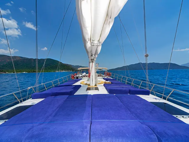 Perla del Mar II sailing in Marmaris