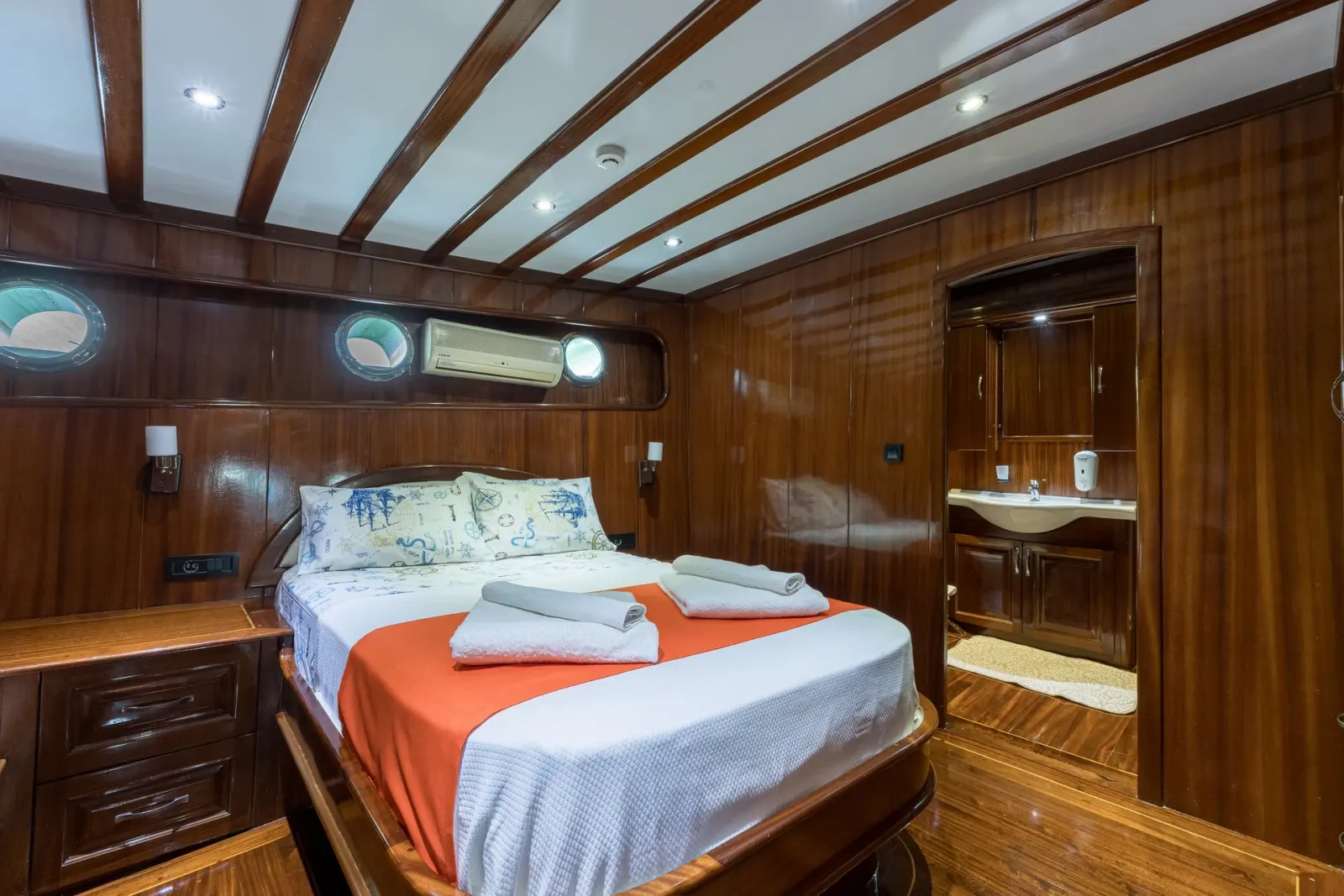 Semercioglu IV sailing in Fethiye