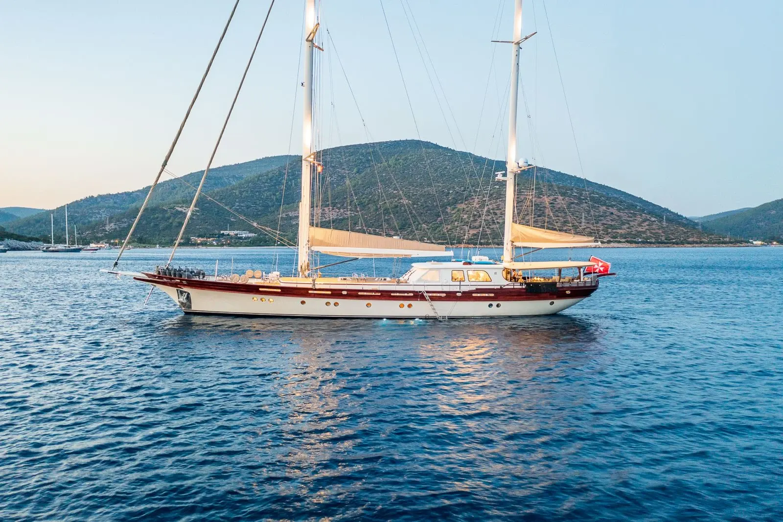 Zelda sailing in Kos