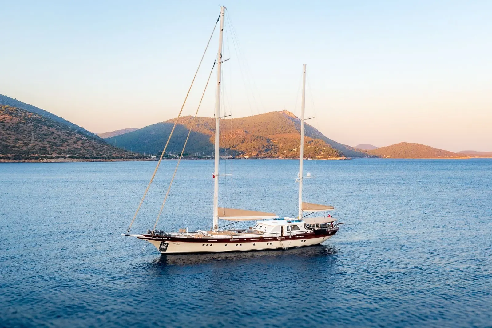 Zelda sailing in Kos