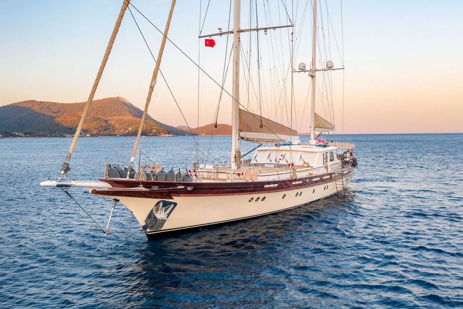 Zelda sailing in Kos