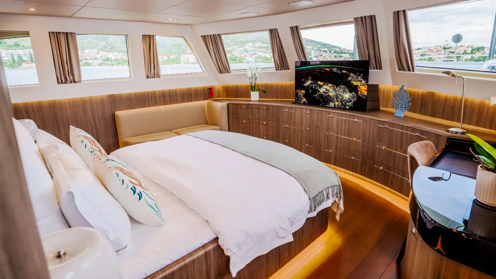 Dream - Cyrus Yachts sailing in Sibenik