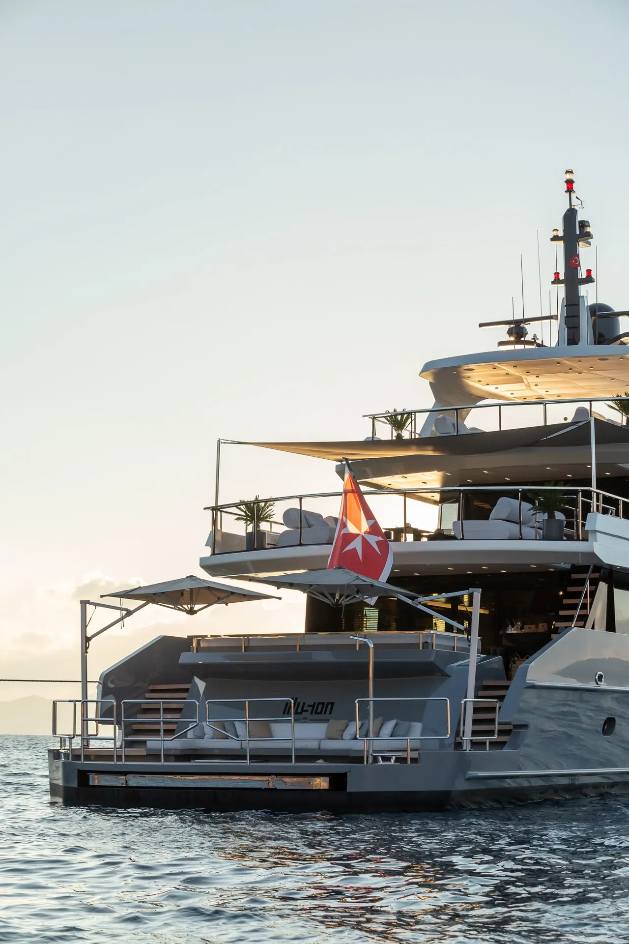 Illusion II  Motoryacht / Superyacht interior cabin view