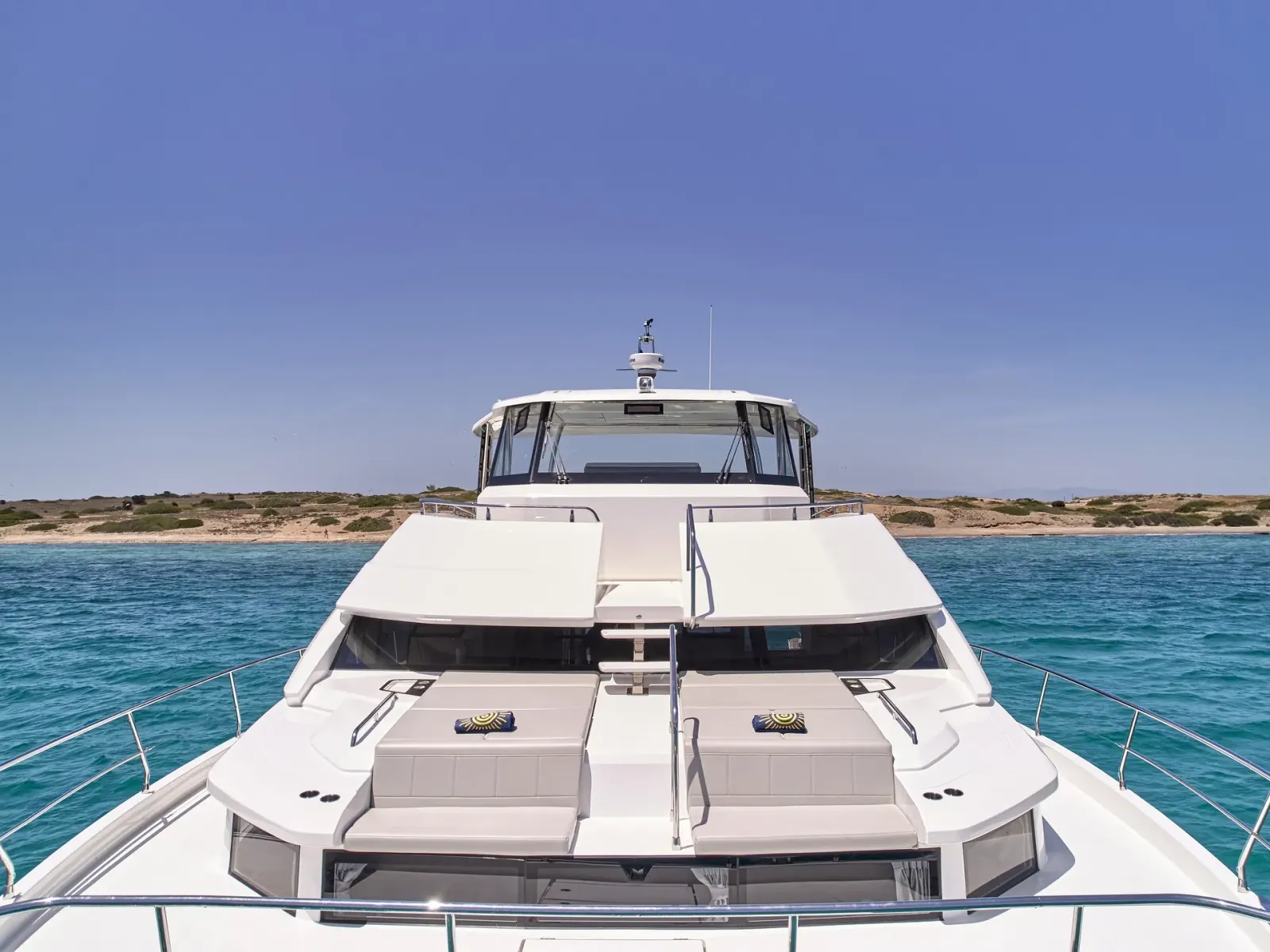 Explorion sailing in Athen