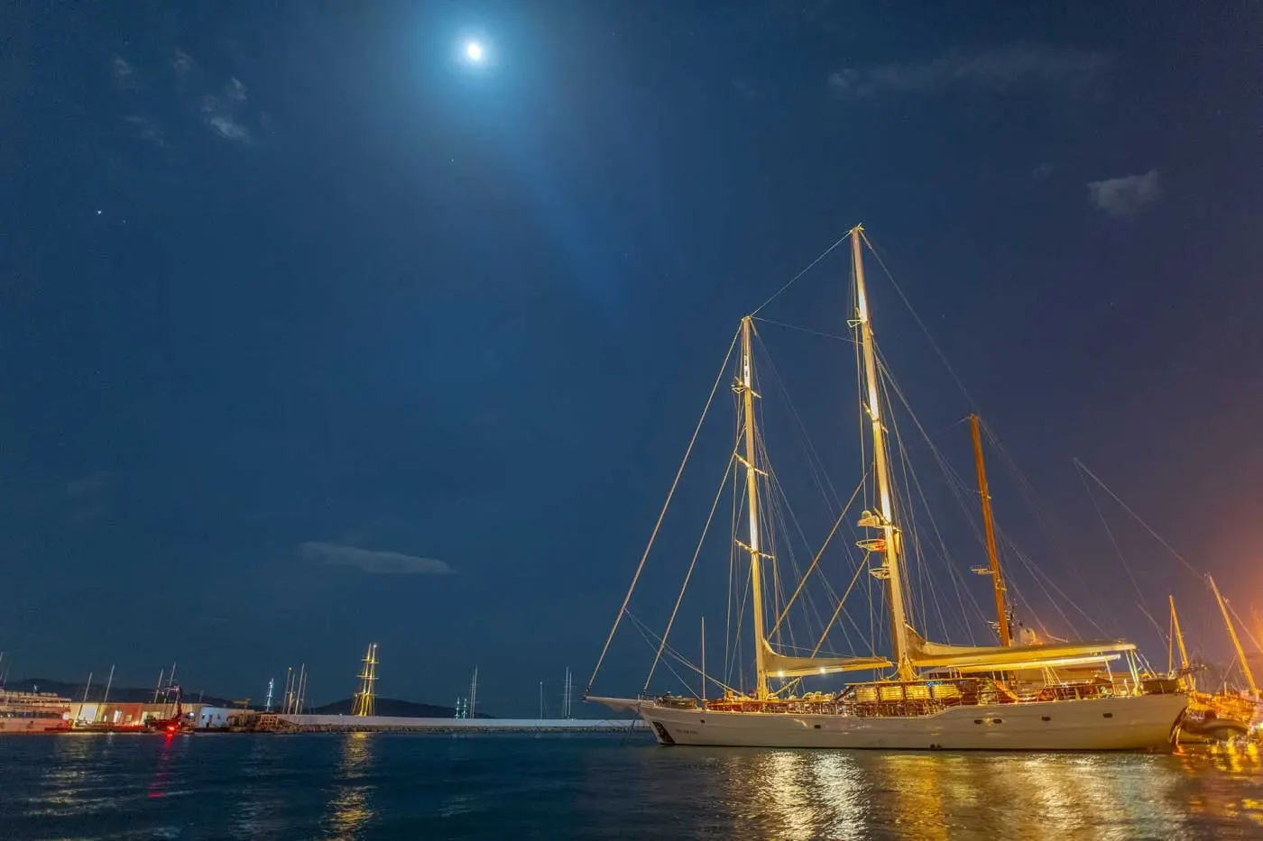 Hic Salta sailing in Bodrum