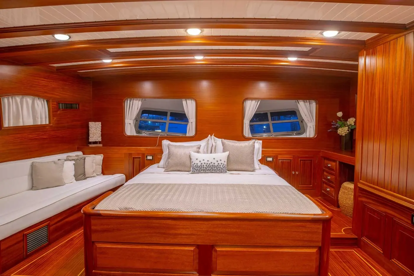Hic Salta sailing in Bodrum