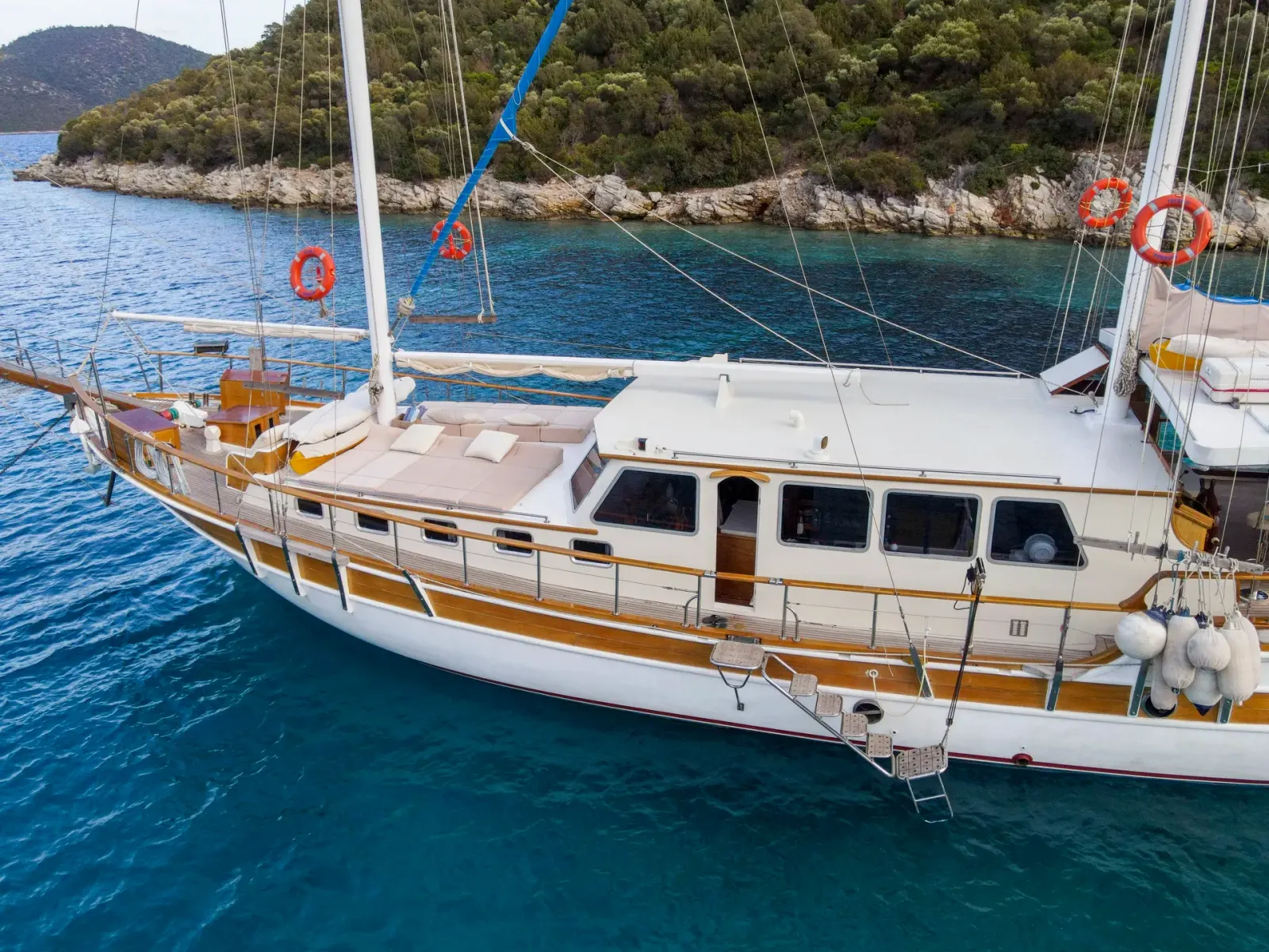 Tufan 5 Gulet interior cabin view