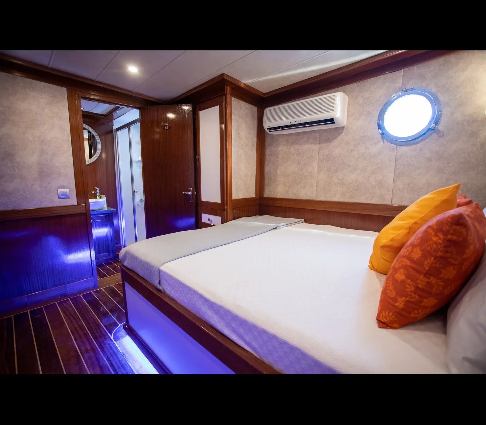Queen of RTT sailing in Fethiye