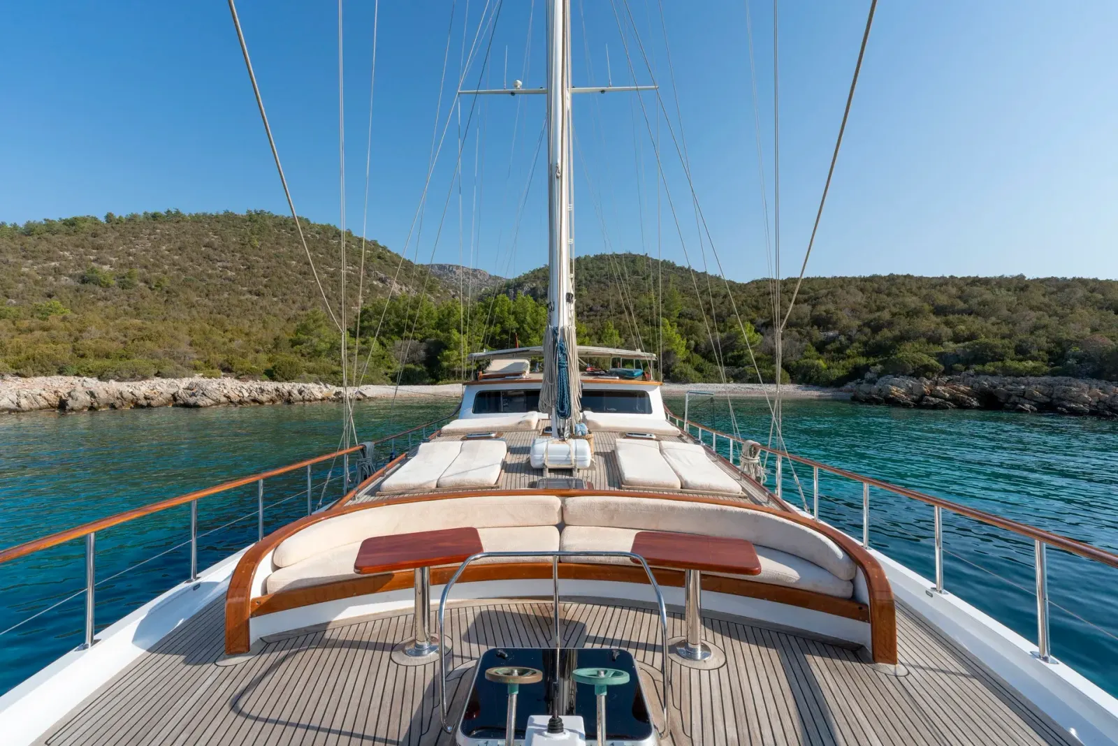 Artemis sailing in Bodrum