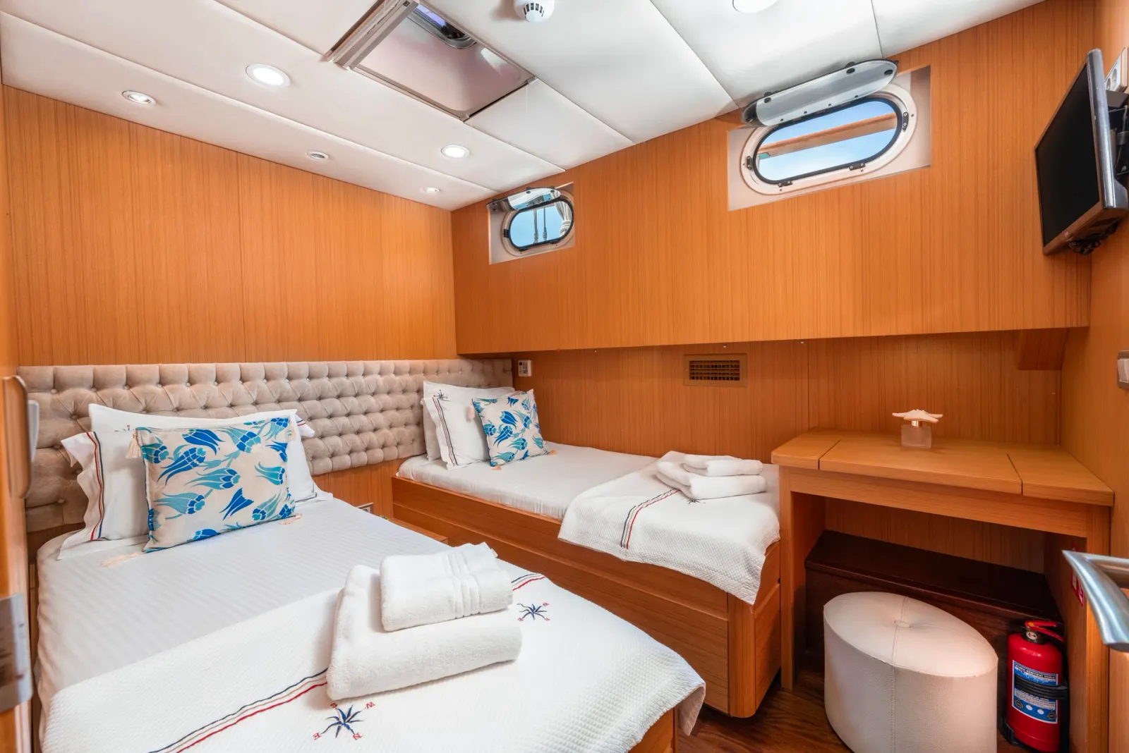 Artemis sailing in Bodrum