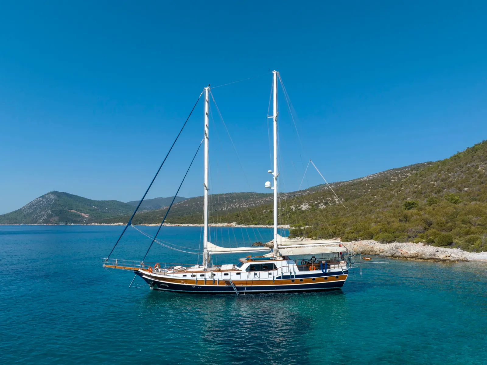 Artemis sailing in Bodrum