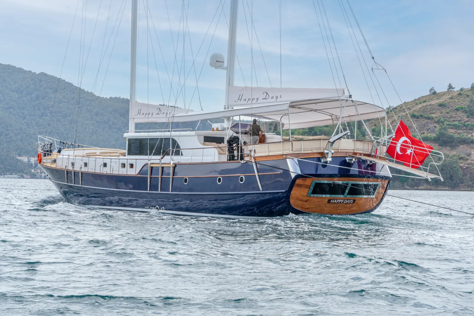 Happy Days Gulet interior cabin view
