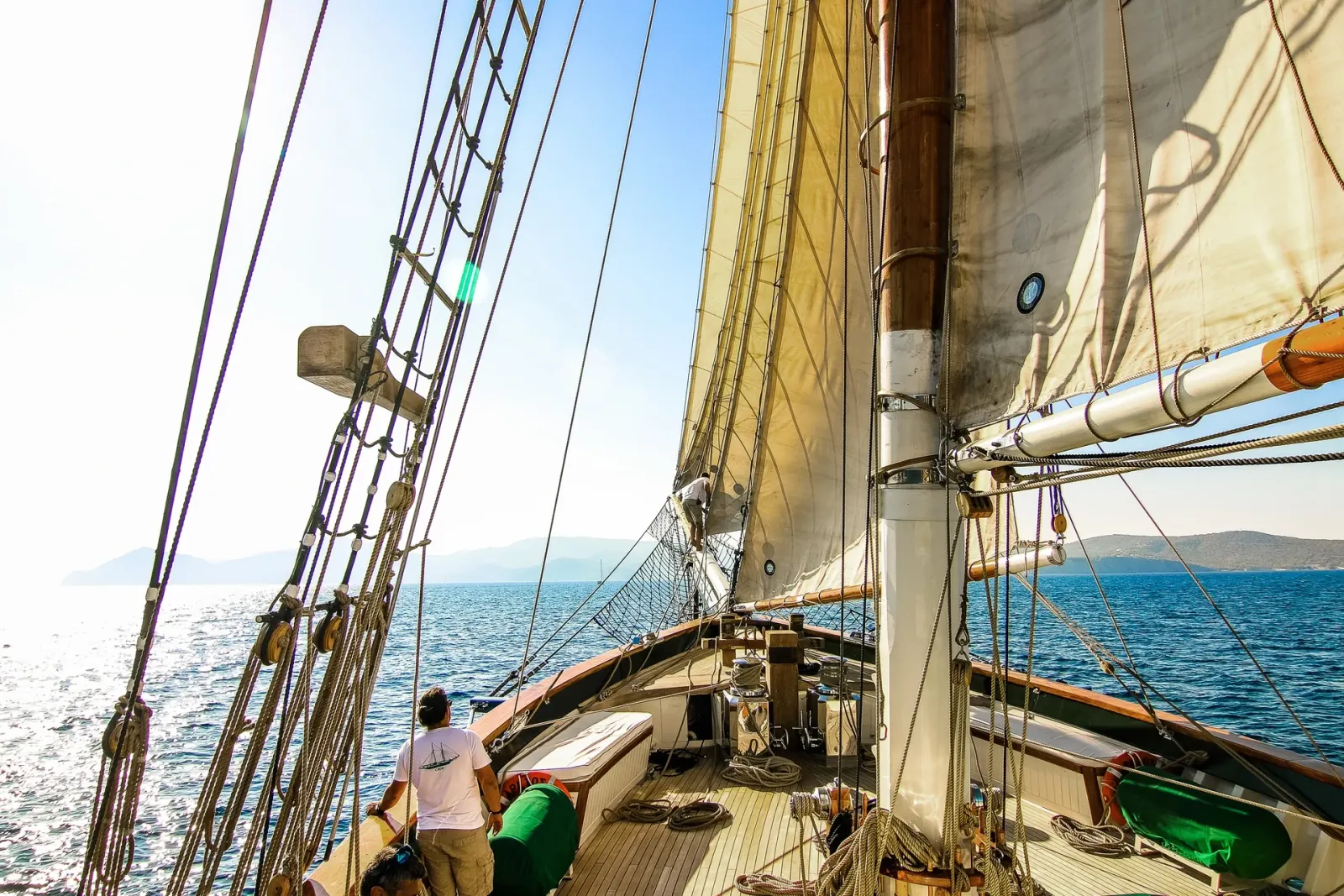 Arktos sailing in Athens