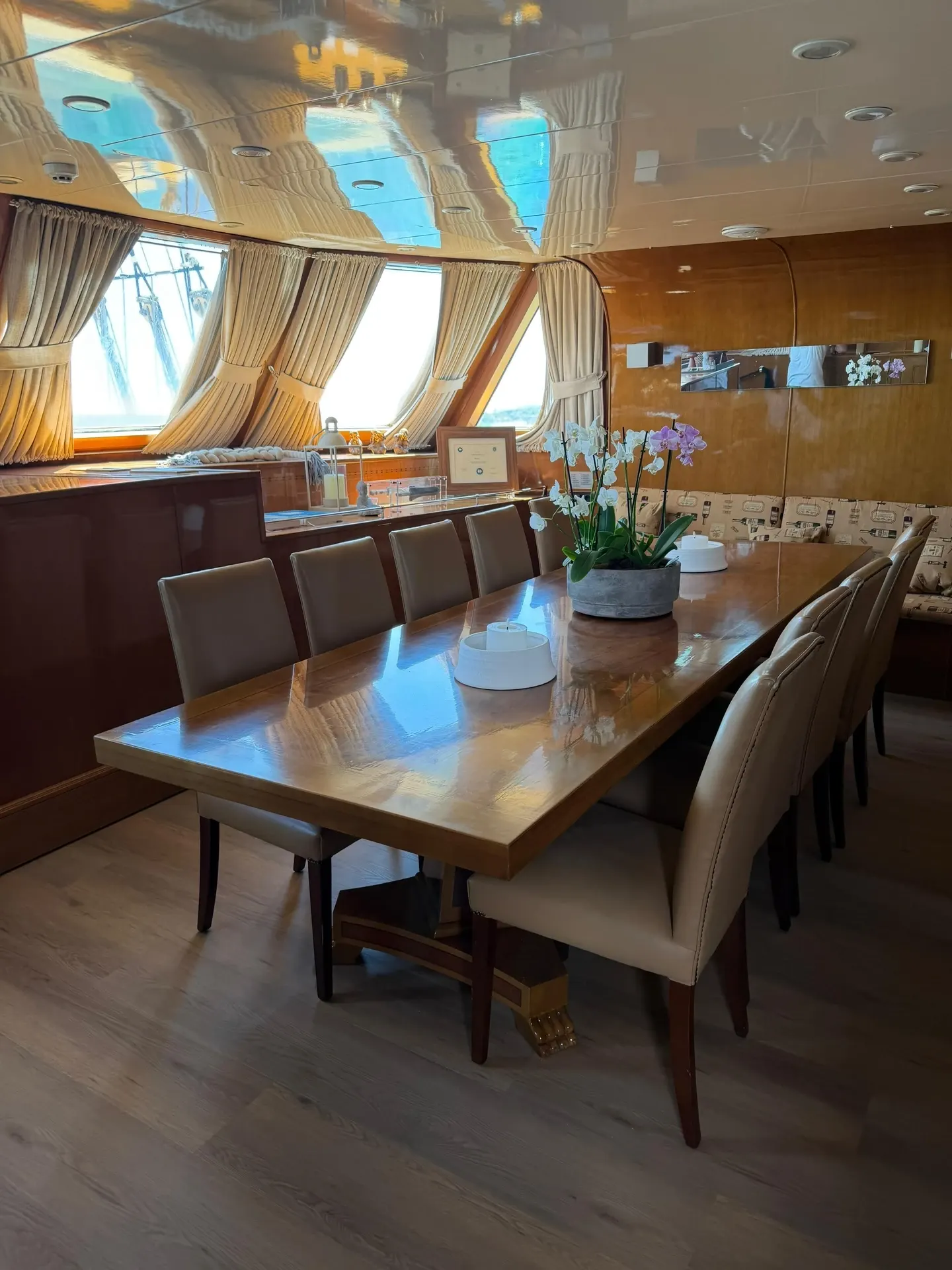Arktos sailing in Athens