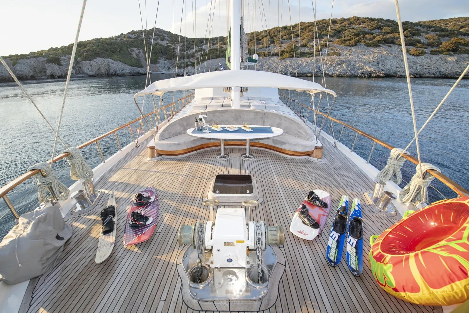 Ecce Navigo sailing in Athens