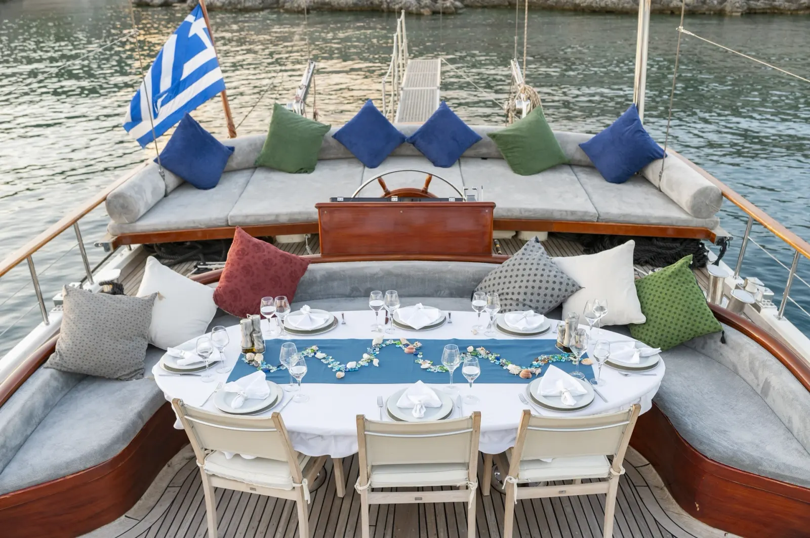 Ecce Navigo sailing in Athens