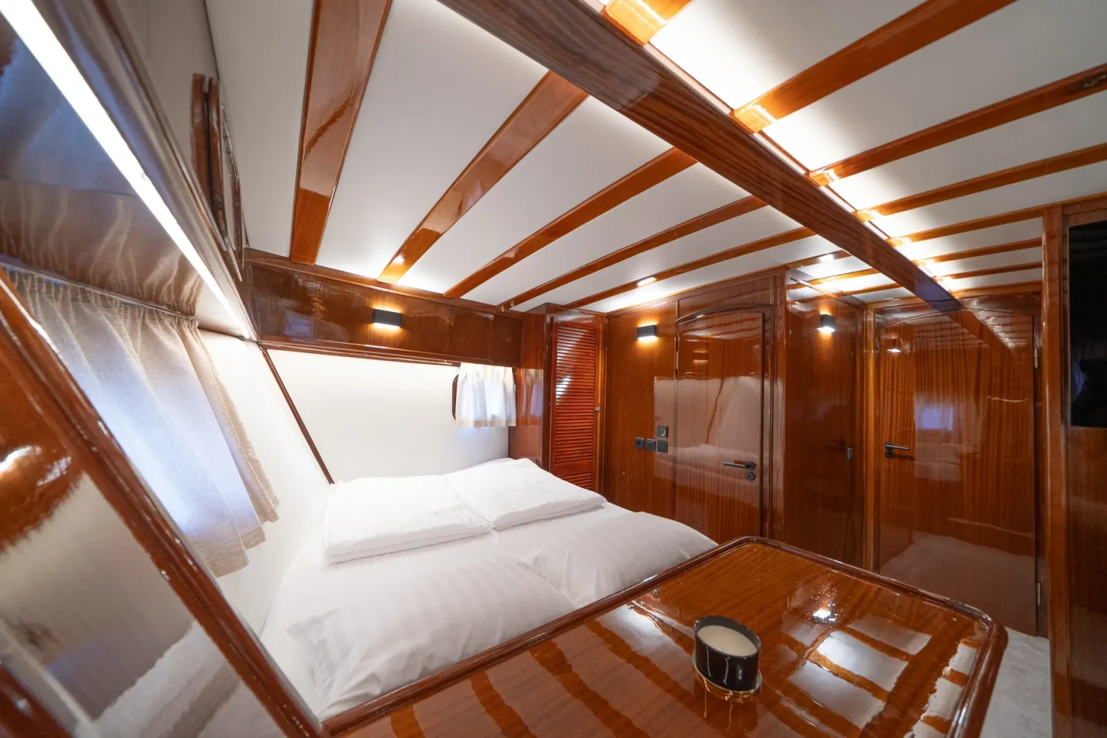Allure E sailing in Split