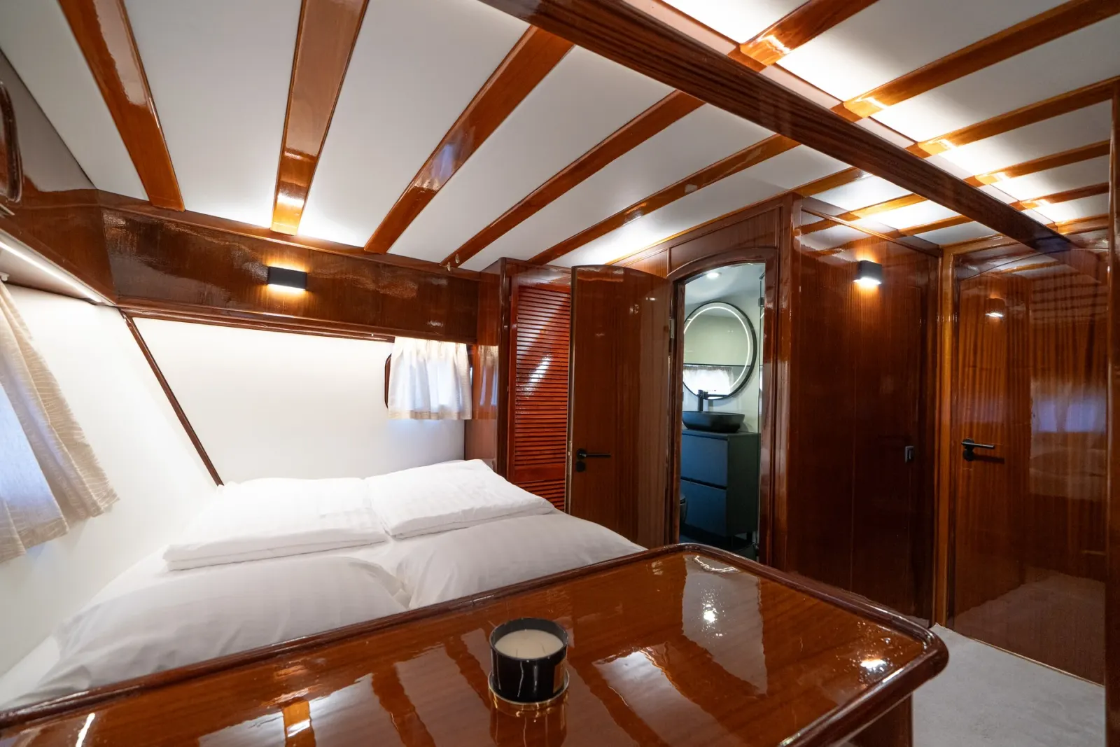 Allure E sailing in Split