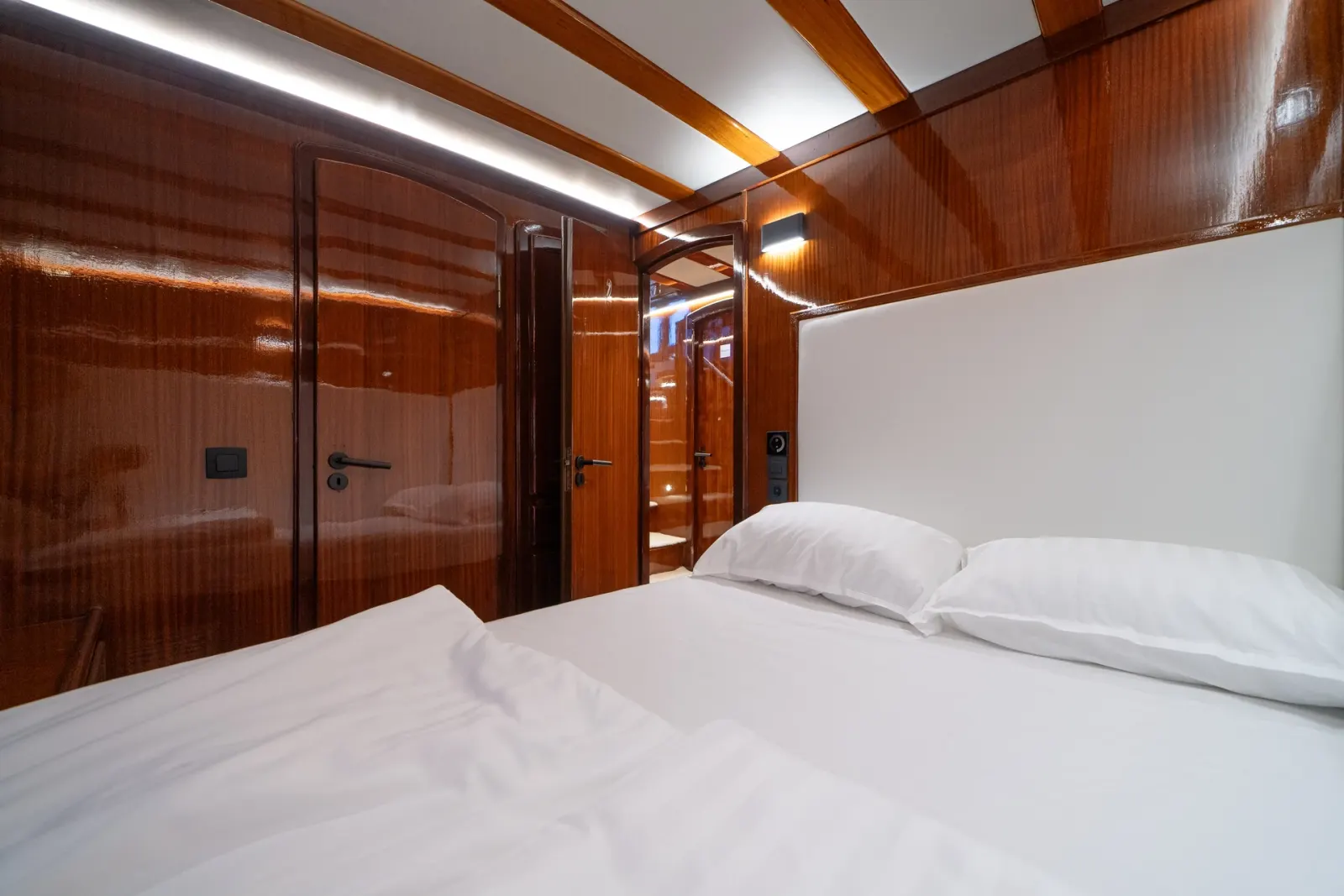Allure E sailing in Split