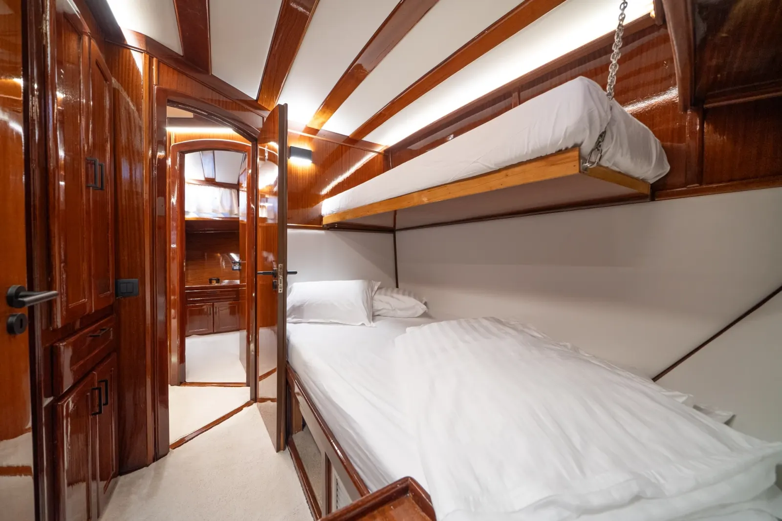 Allure E sailing in Split