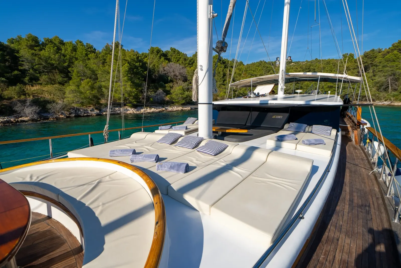 Allure E sailing in Split