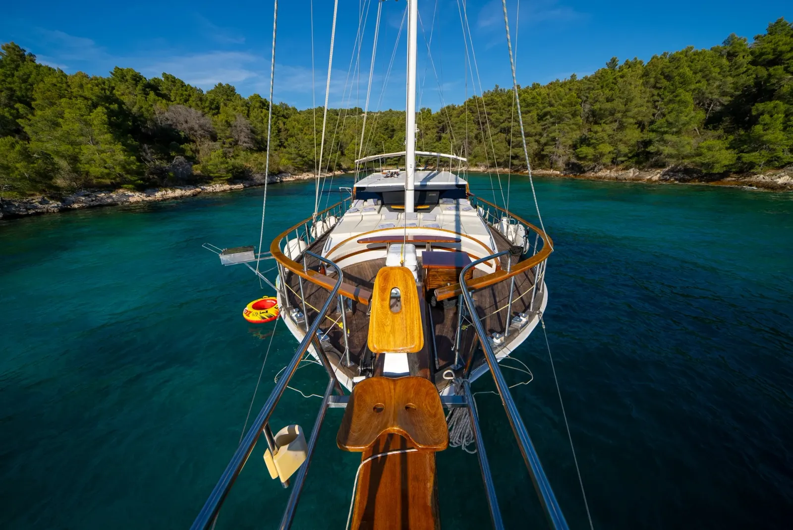 Allure E sailing in Split