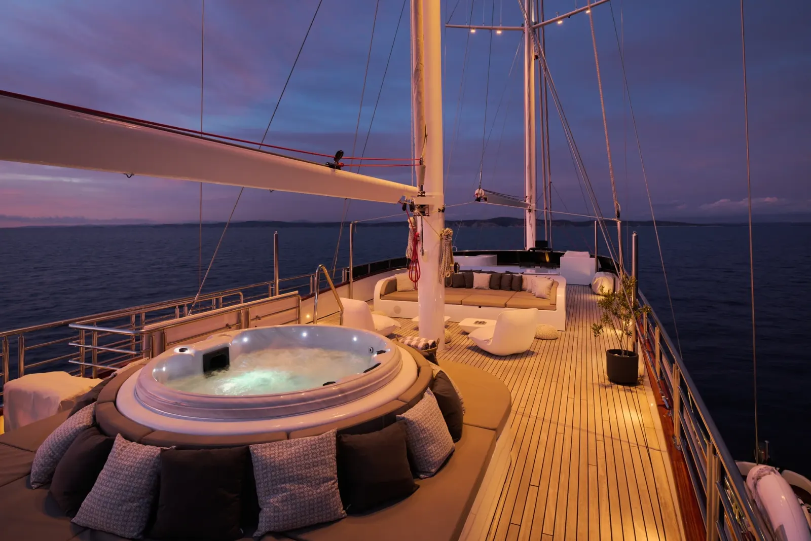 Love Story sailing in Split