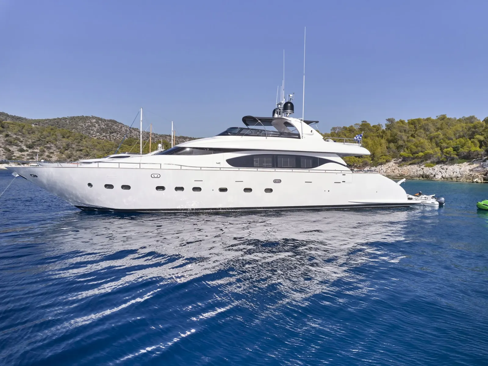 Irene's Motoryacht interior cabin view