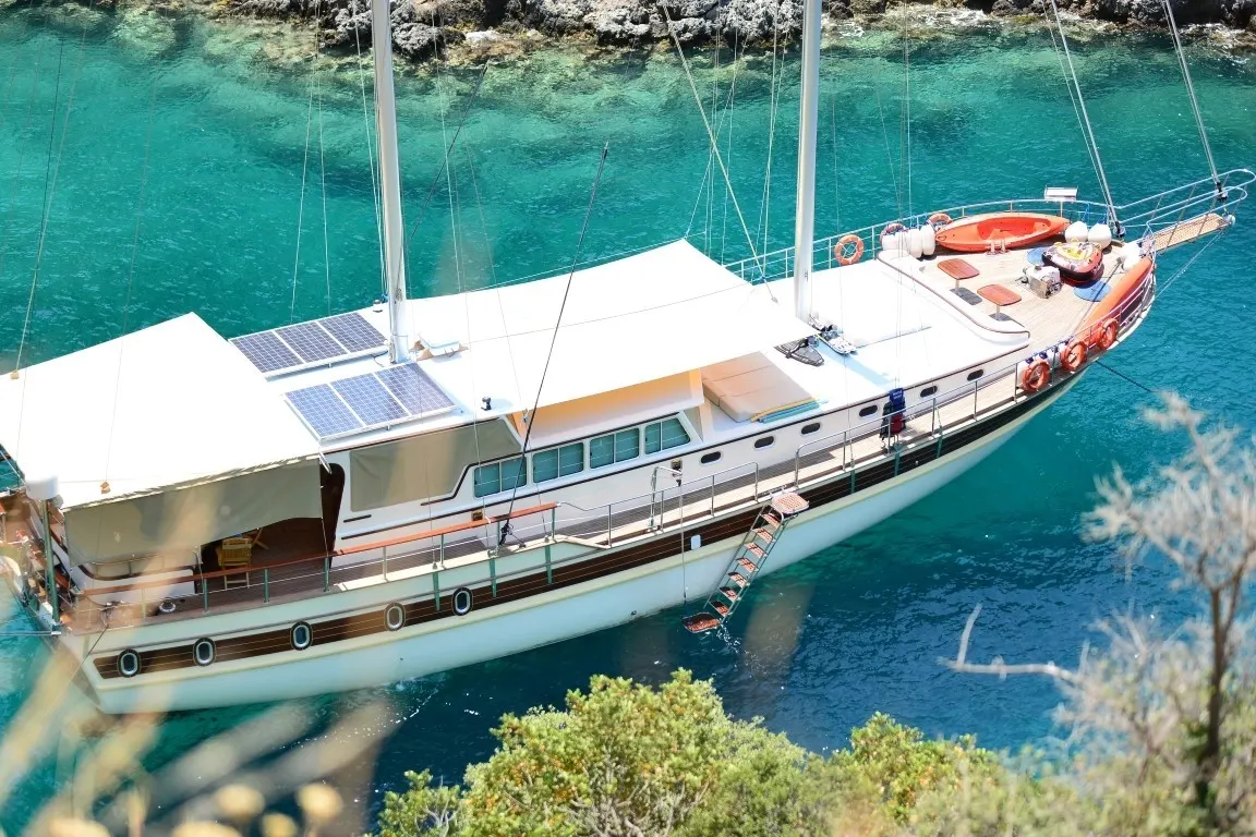 Ece Arina sailing in Rodos