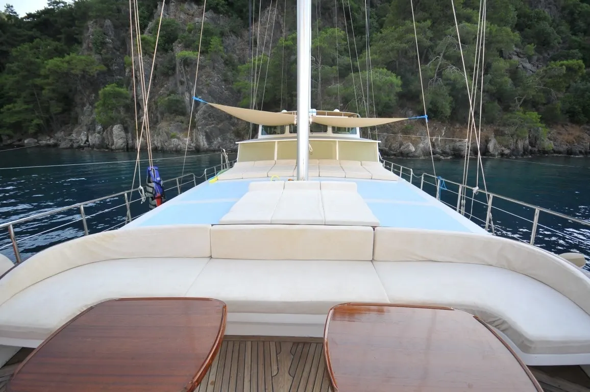 Ece Arina sailing in Rodos