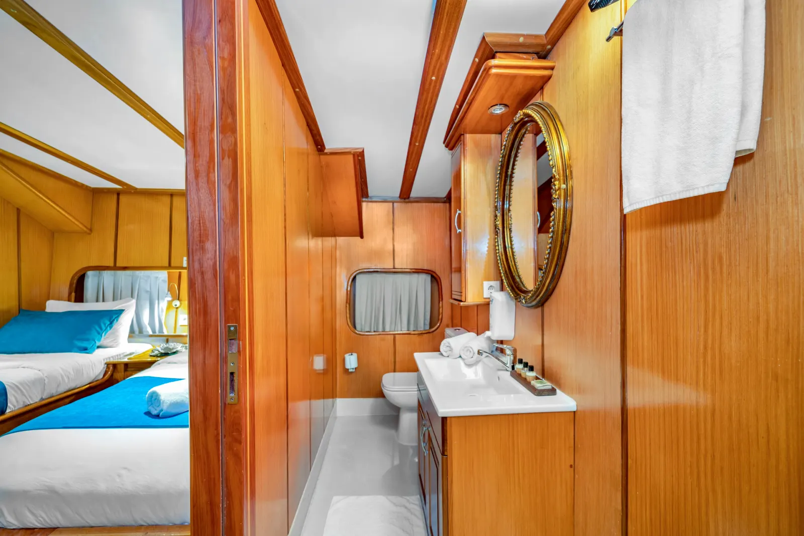 Tersane 8 sailing in Fethiye