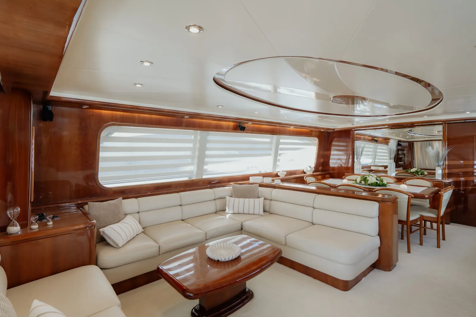 Estia Poseidon sailing in Atina