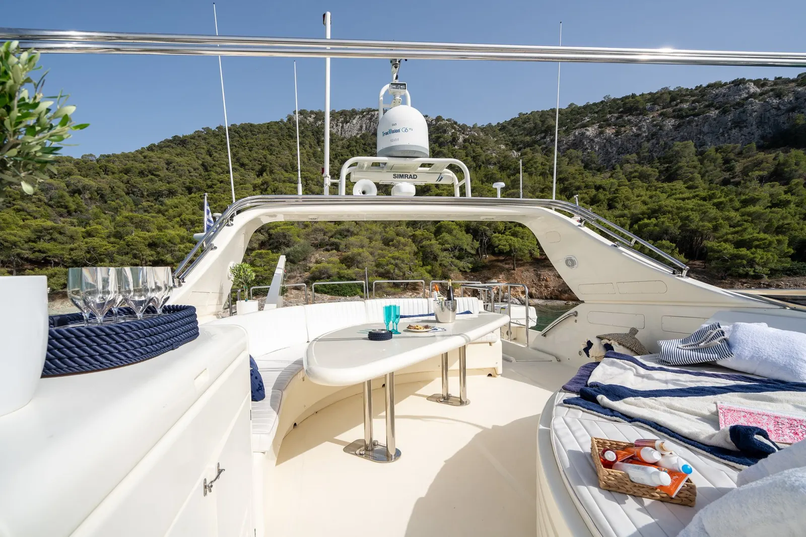 Estia Poseidon sailing in Atina