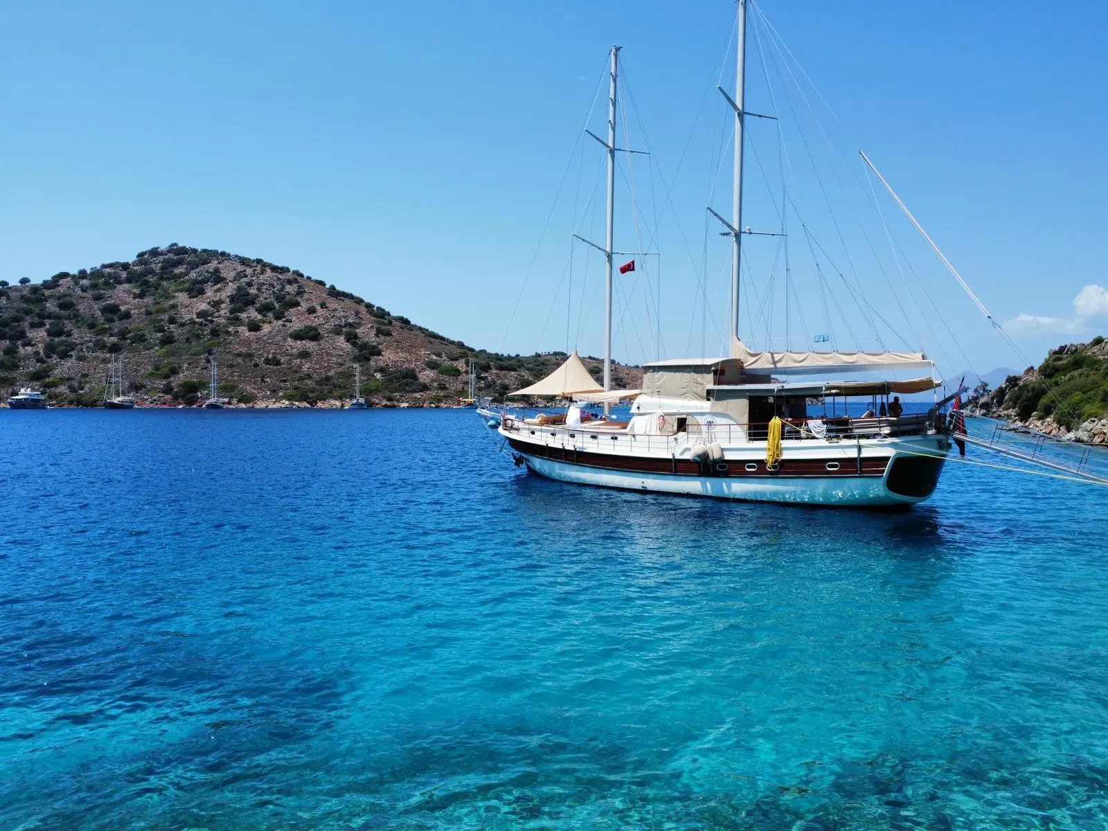 Mare Magico Gulet interior cabin view
