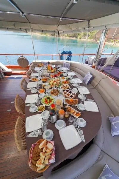 Kaptan Mehmet Bugra sailing in Marmaris