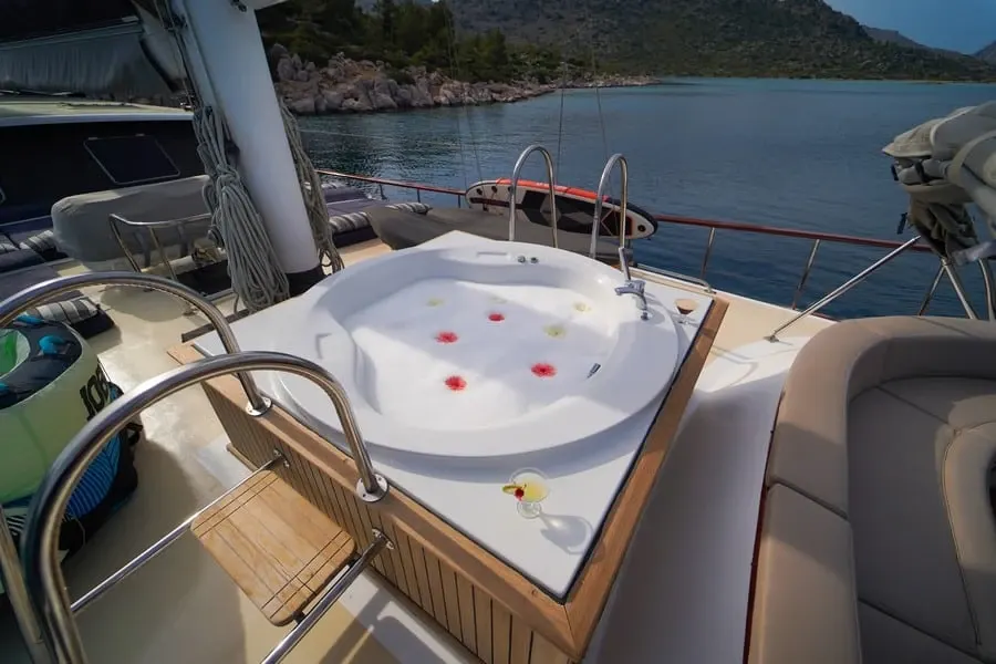 Kaptan Mehmet Bugra sailing in Marmaris