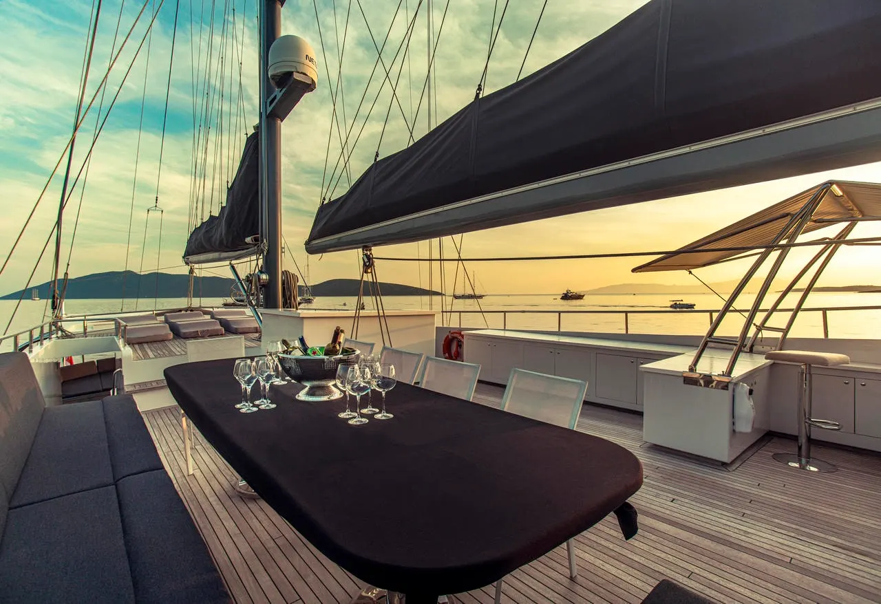 Virtuoso sailing in Lavrio