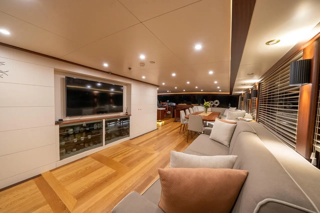 Virtuoso sailing in Lavrio