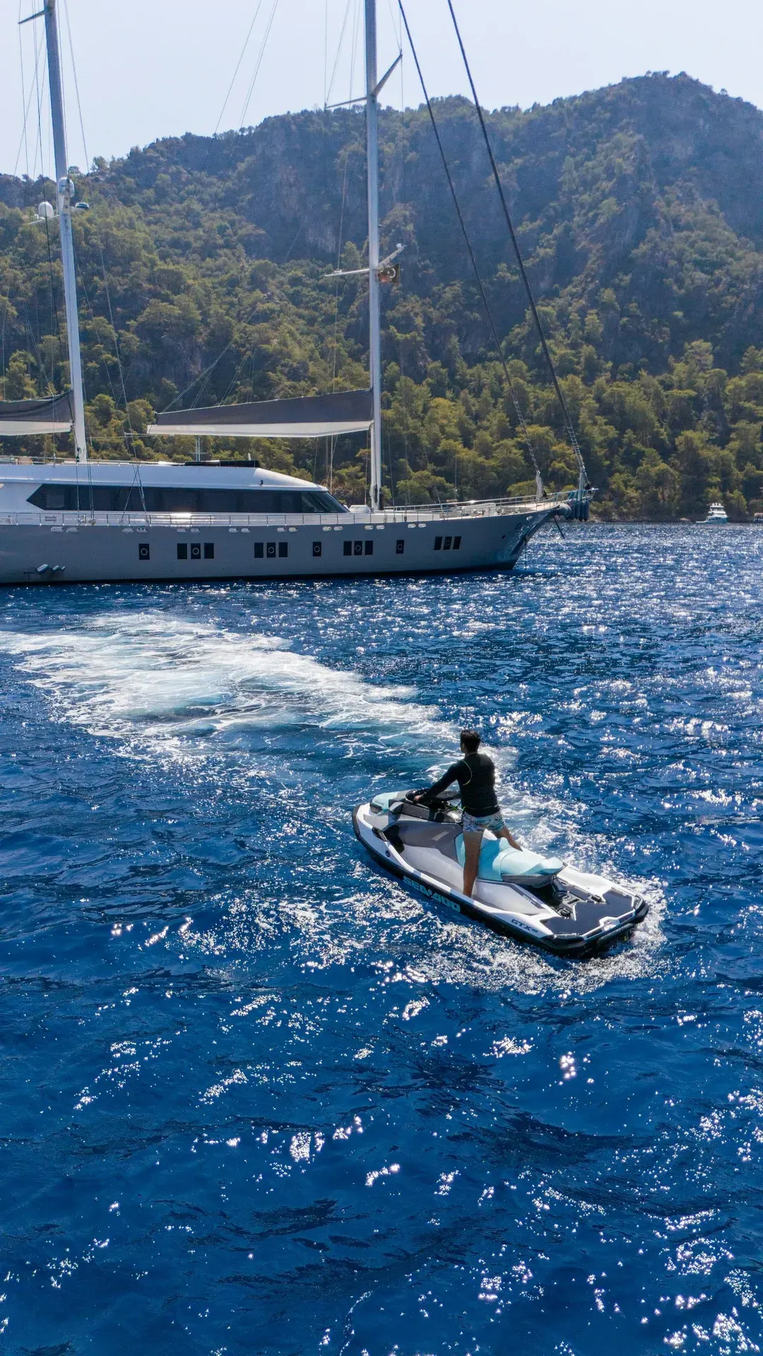 De Love sailing in Bodrum