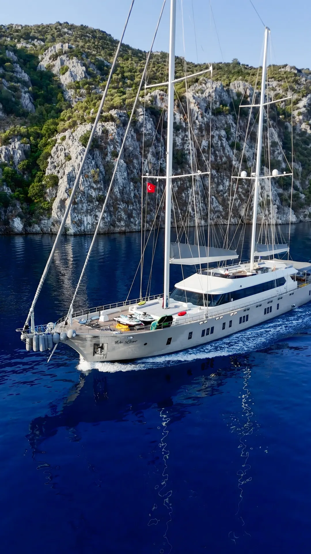De Love sailing in Bodrum