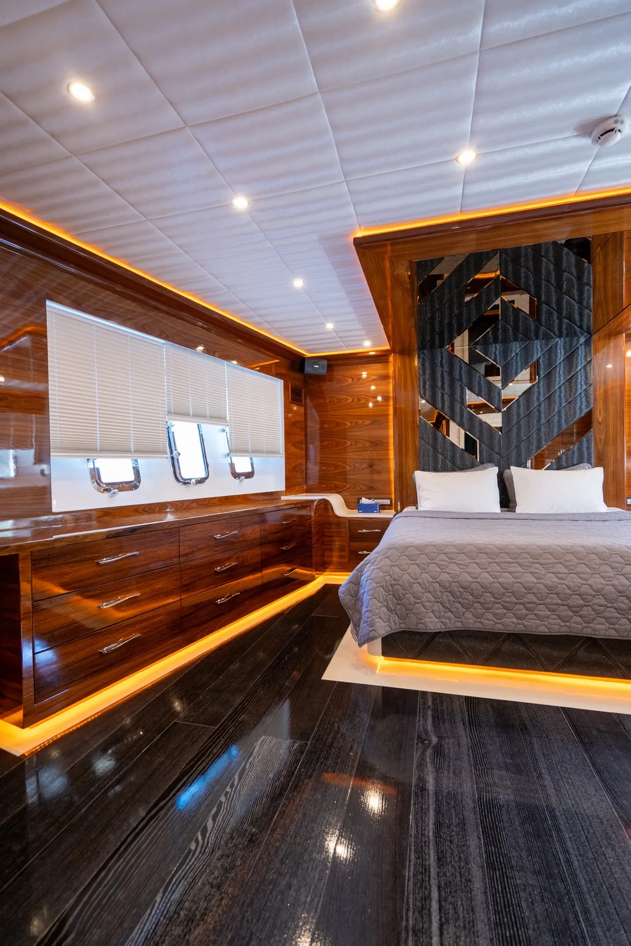 Long Island sailing in Marmaris