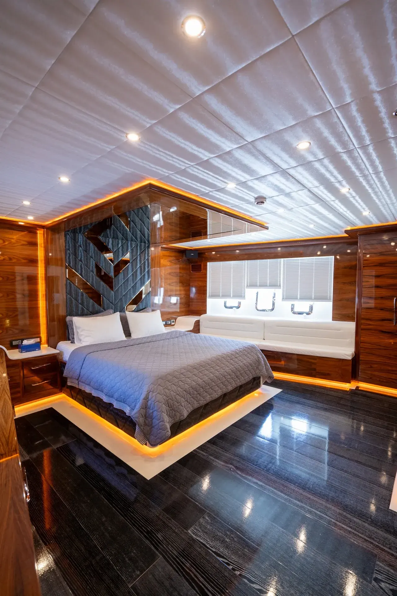 Long Island sailing in Marmaris
