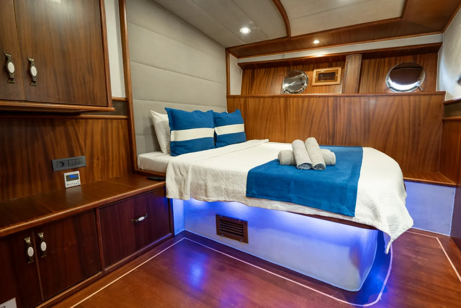 Nevra Queen sailing in Marmaris