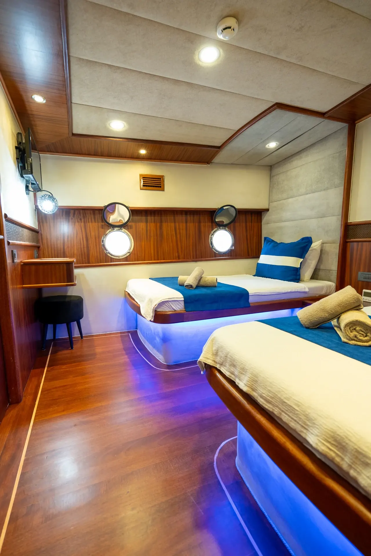 Nevra Queen sailing in Marmaris