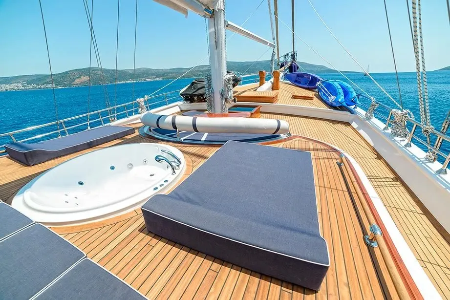 Bella Mare sailing in Bodrum
