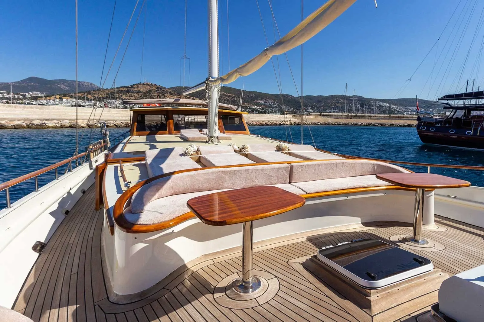 Mürvet Hanım sailing in Bodrum
